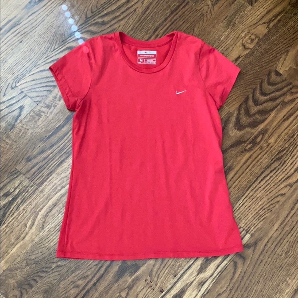 Women’s Nike dry fit shirt